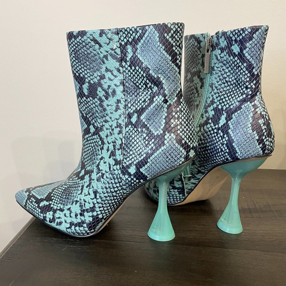 Gianni Bini Fawlie Aqua Teal Snake Leather Clear Flared Heel Booties 7.5 NEW